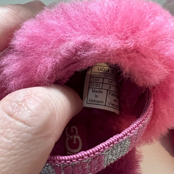 Baby UGG  slippers - Picture 3 of 4